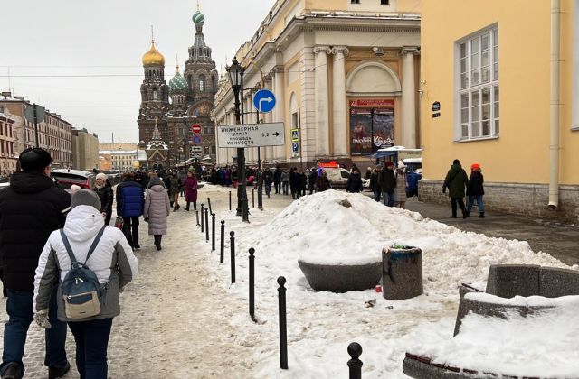 Плохая снегоуборка не позволяет блокадникам выйти на улицы Петербурга