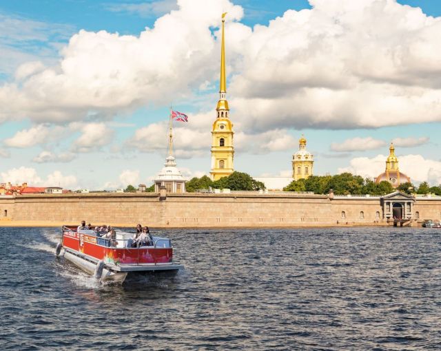 Плавный старт: Петербург вводит три новых внутригородских водных маршрута