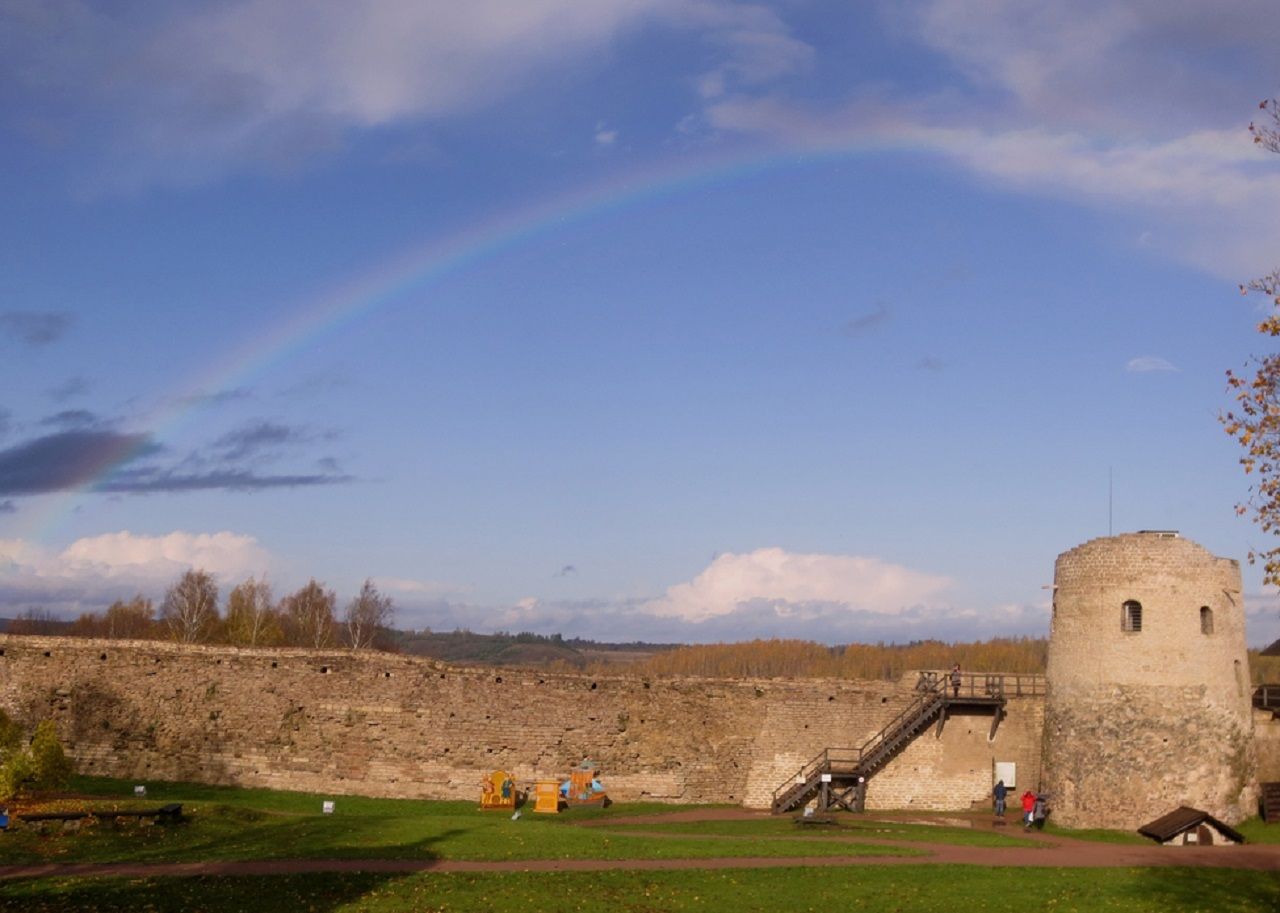 Изборская крепость закроется для туристов раньше обычного 12 сентября