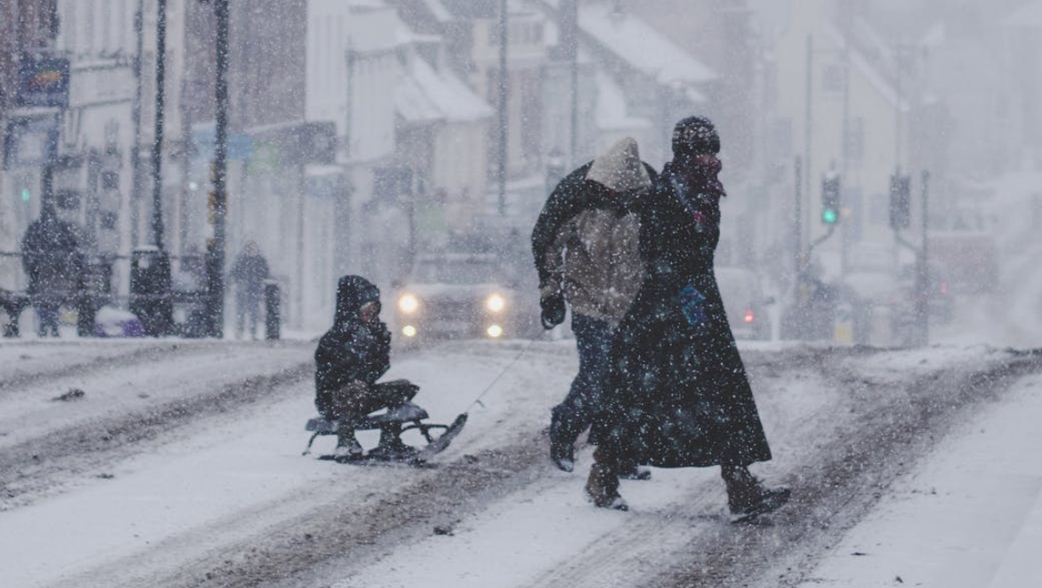 Из-за циклона «Ида» на улицах Петербурга вновь образуется гололедица