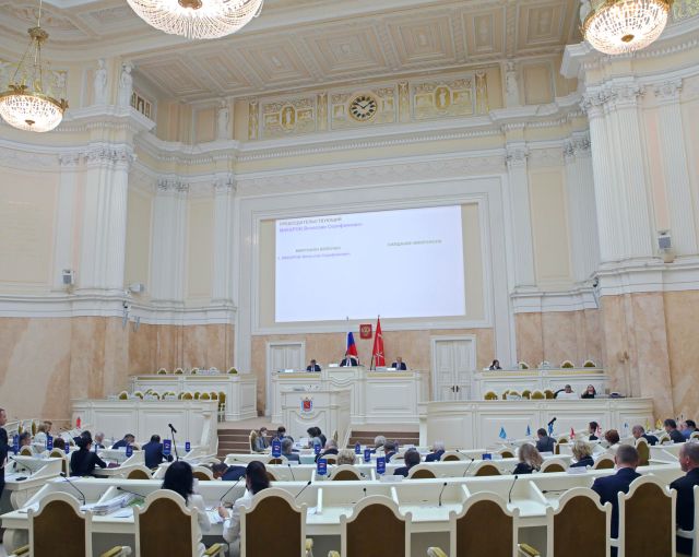Депутаты ЗакС отказались включать Вишневского в состав Счетной комиссии