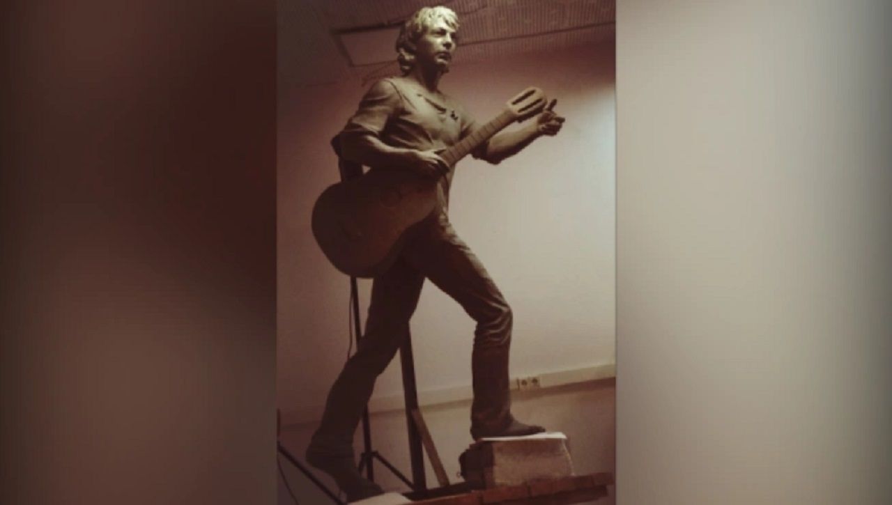 На Свердловской набережной в Петербурге установят памятник Александру Башлачёву
