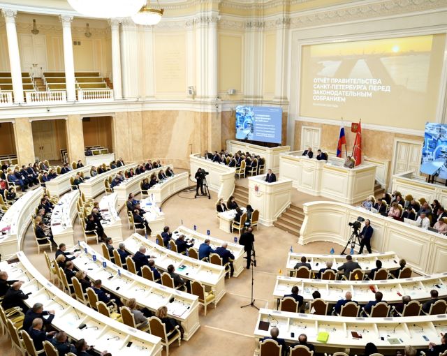 Петербургские депутаты одобрили стремление Беглова тратить больше из городского бюджета