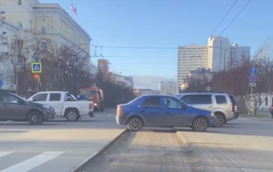Водителей Мурманской области предупреждают, что на дороге могут возникнуть заторы