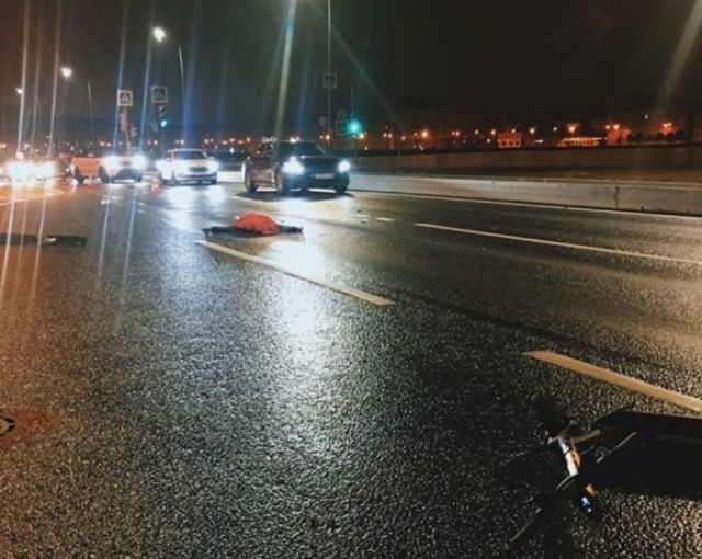 На Арсенальной набережной водитель насмерть сбил электросамокатчика