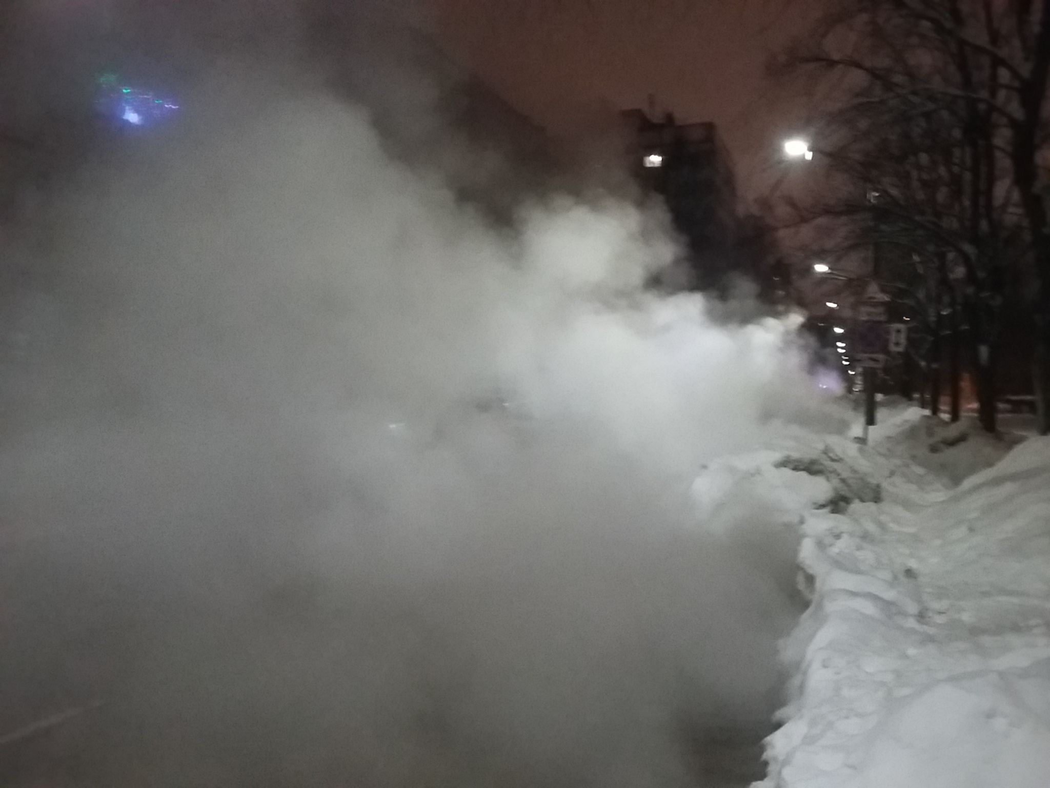 Две коммунальные аварии произошли в Петербурге в ночь 3 февраля
