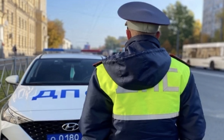 Задержан пьяный водитель Volkswagen, протаранивший ночью в Мурманске две машины