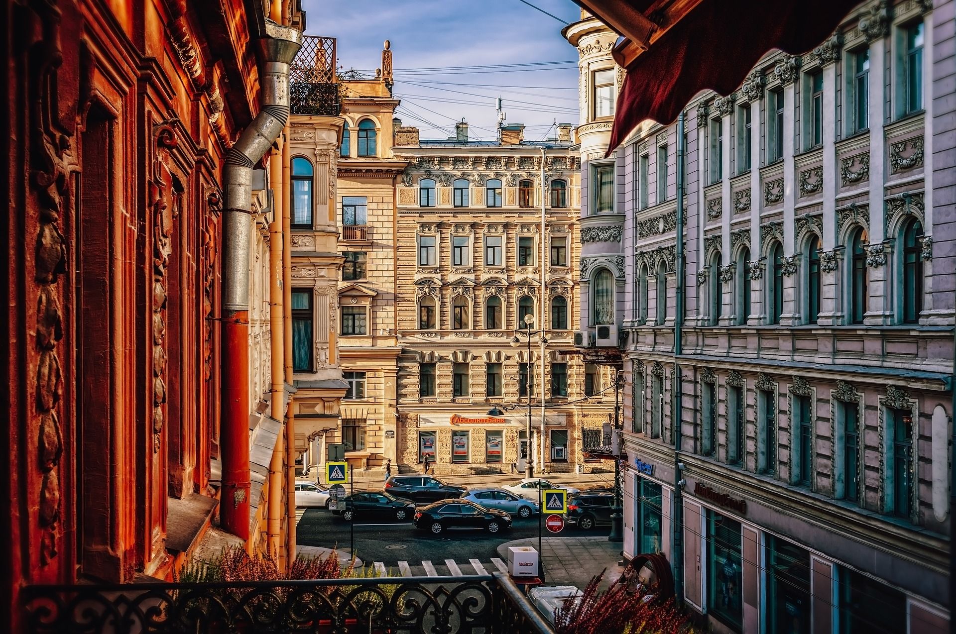 «Любимый город умирает»: петербуржцы обвинили Смольный в безразличии к сохранению архитектуры Петербурга