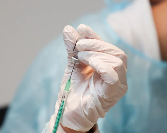 В Калининградской области 122,3 тыс. человек прошли полный курс вакцинации от коронавируса