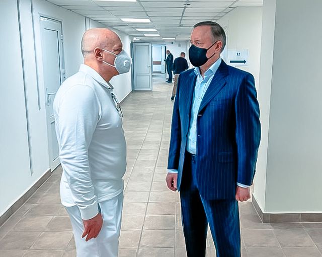 Проблемы в здравоохранении не помешали Беглову заявить о поддержке поликлиник на встрече с Путиным