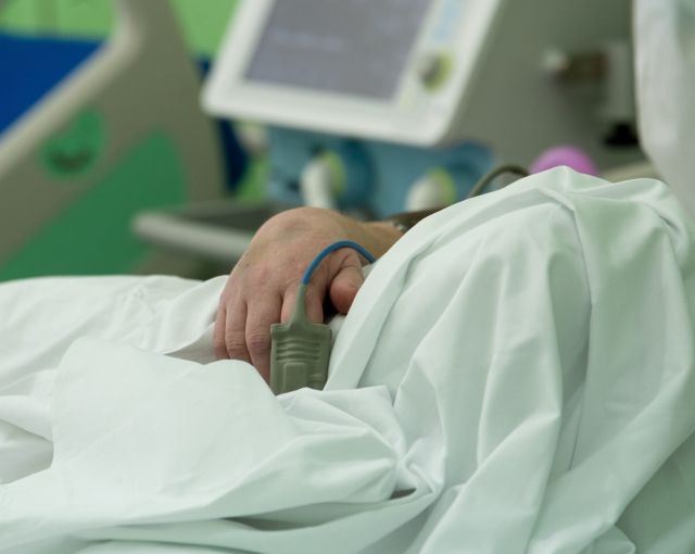 В Боткинской больнице заканчиваются койки для пациентов с ОРВИ, гриппом и Covid-19