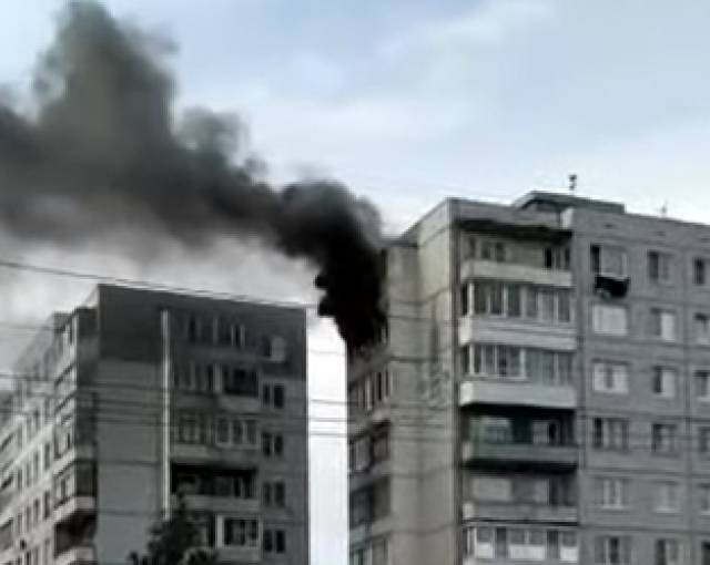 Пожар охватил два балкона в девятиэтажке на Галушина
