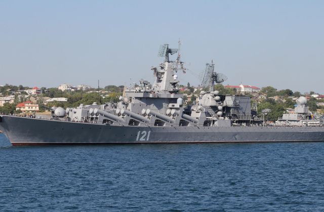 ТАСС: команда крейсера «Москва» доставлена на базу Черноморского флота
