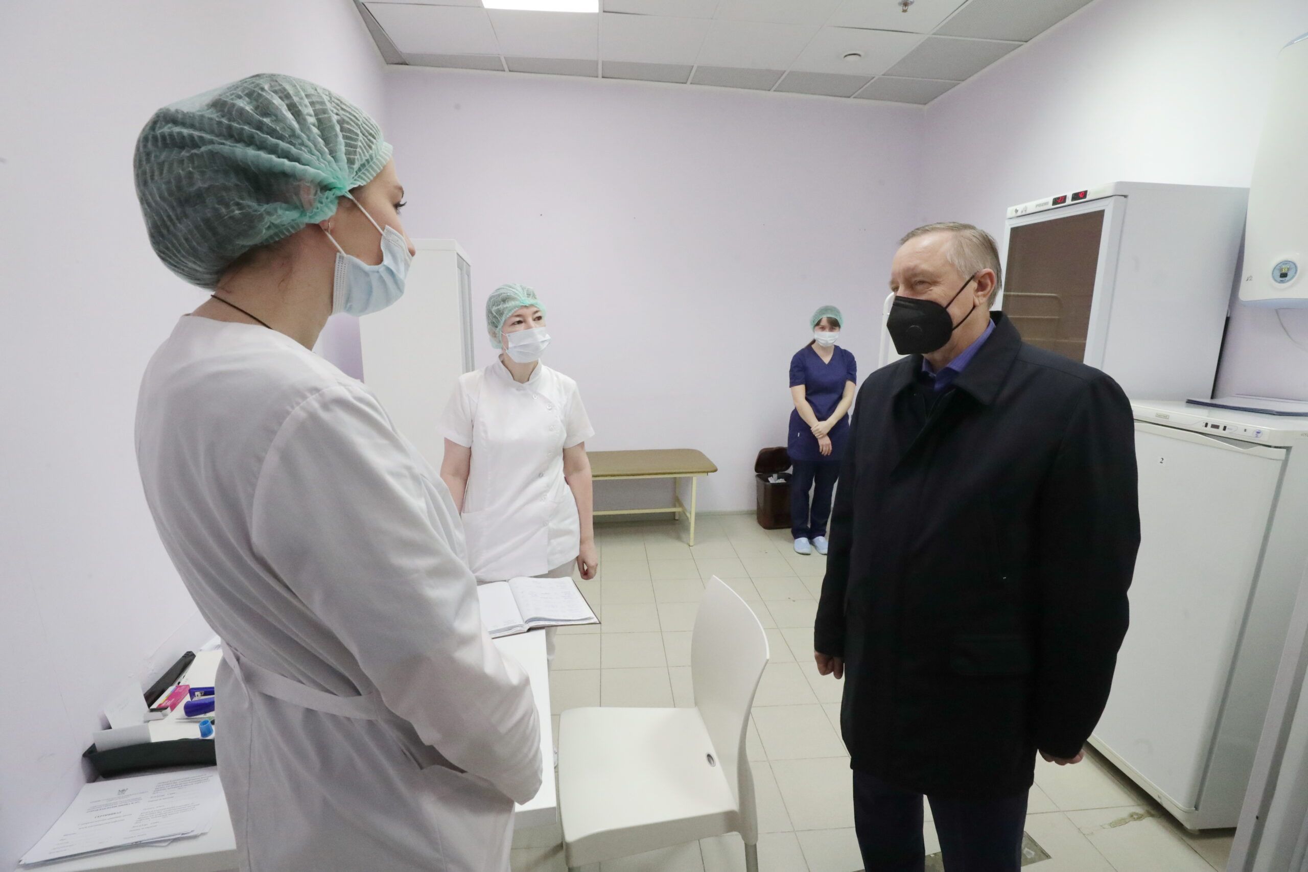 Визиты Беглова не решают проблем с соблюдением ковидных ограничений в больницах Петербурга