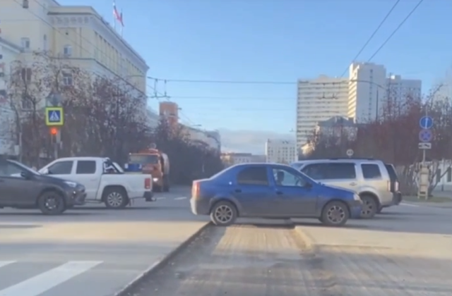 Водителей Мурманской области предупреждают, что на дороге могут возникнуть заторы