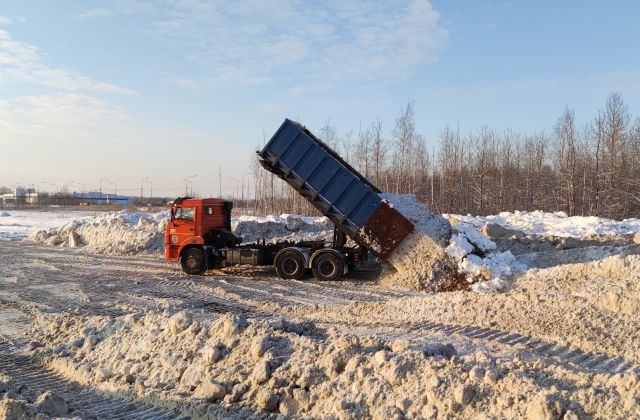 Чиновники Смольного не смогли посчитать количество снегоприемных пунктов в Петербурге