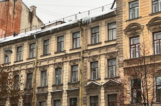 Треть петербургских домов обслуживается с нарушениями