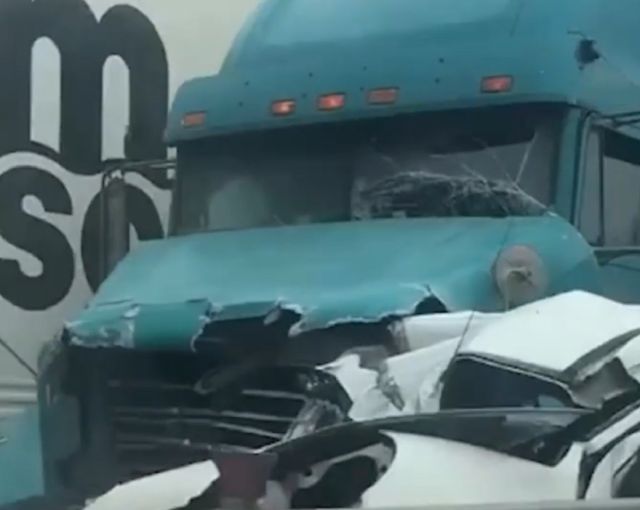 В массовом ДТП на Московском шоссе погиб один человек