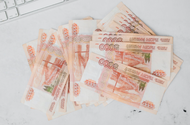 Средняя номинальная зарплата в Калининграде составила 53,5 тыс рублей