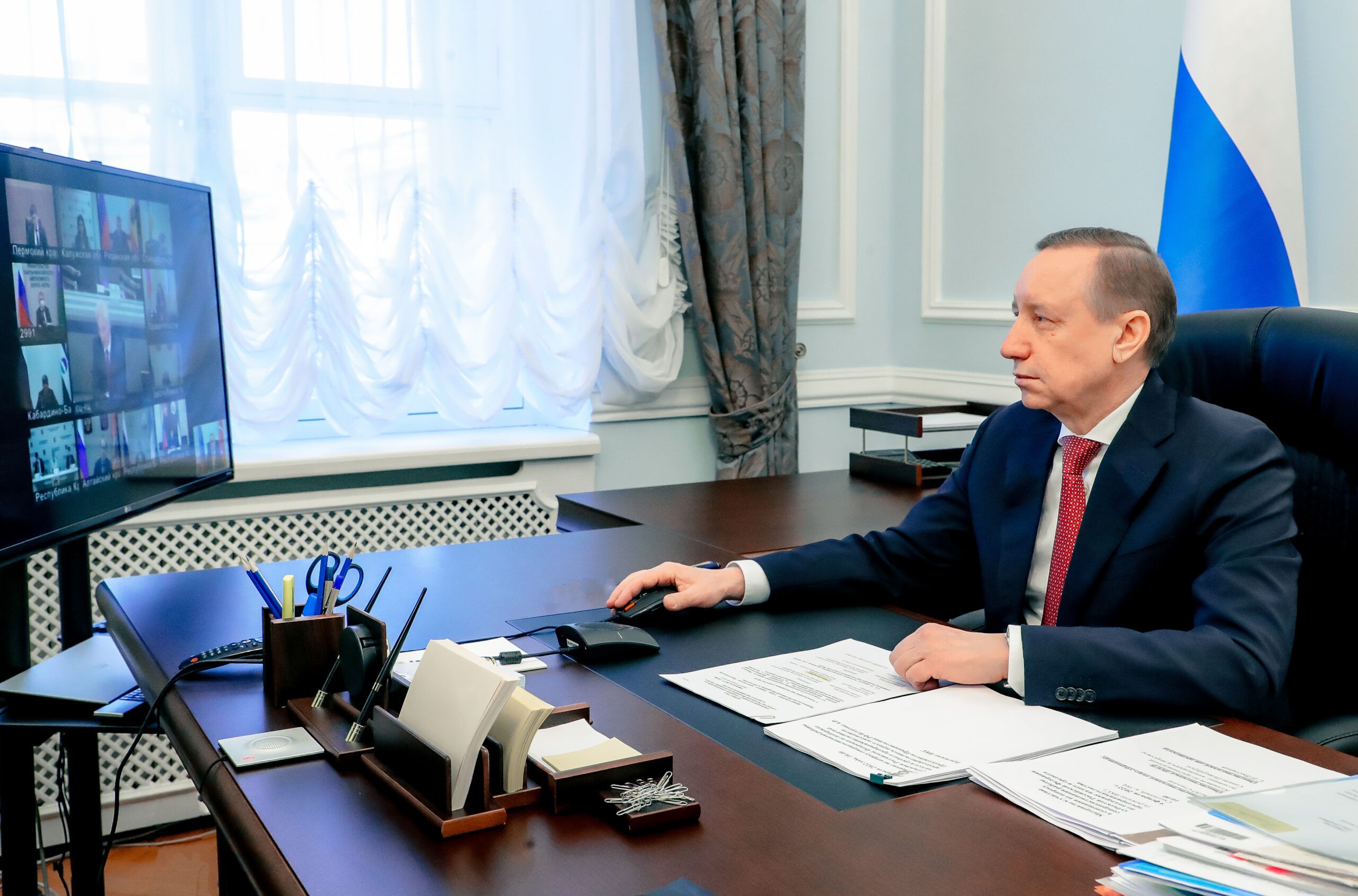 Беглов обещает чиновникам «курсы по соцсетям» на фоне заявлений об «экономии каждого рубля»