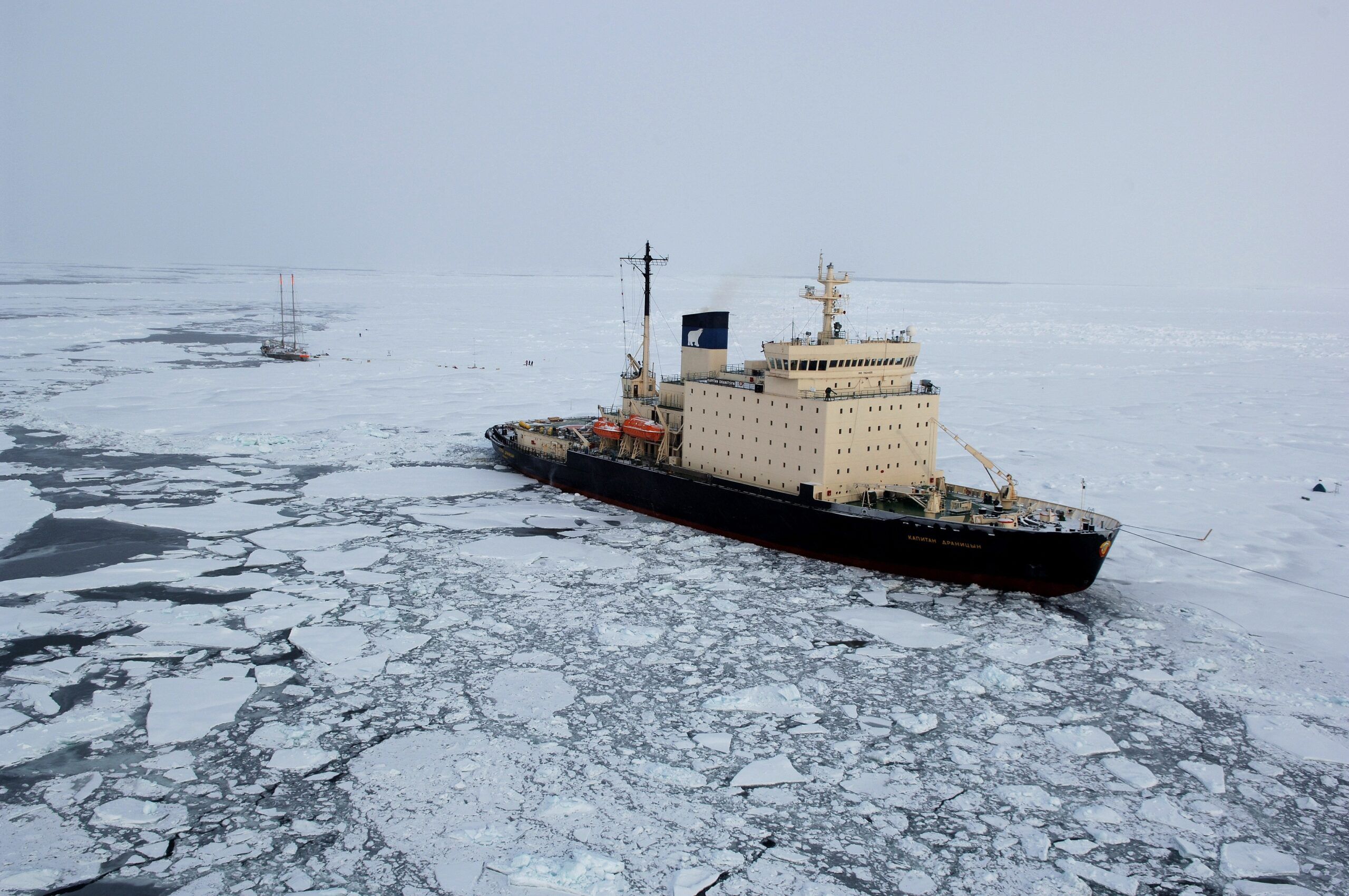 Более 80 школьников 15 августа отправятся на Северный полюс из Мурманска