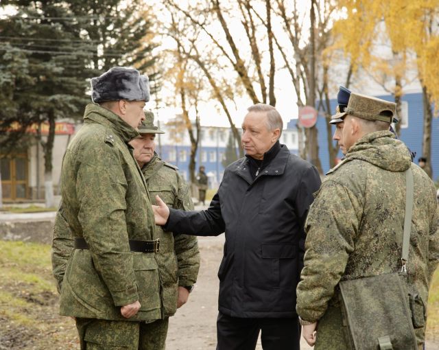 Беглов посетил воинскую часть после «облав» и нарушений при частичной мобилизации в Петербурге