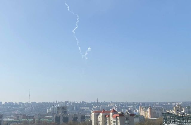 Силы ПВО прикрывают Белгород: выпущены две противоракеты
