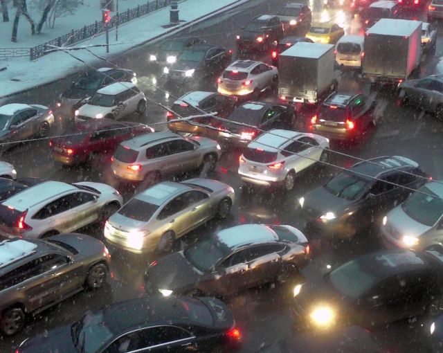 Пробки в Петербурге достигли рекордной оценки 7 баллов ухудшение ожидается к вечеру