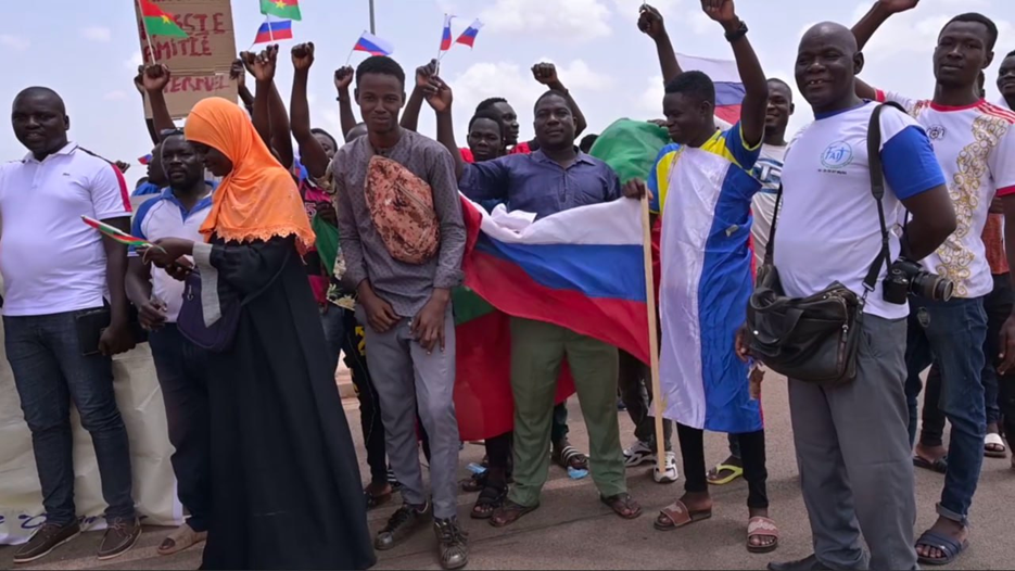 Граждане Буркина-Фасо выступили в поддержку ЧВК «Вагнер»