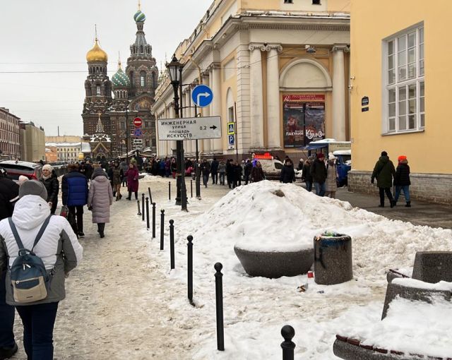 «Сплошной лед»: блокадница Таурек высказалась о некачественной уборке снега в центре Петербурга