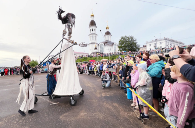 В Архангельске начался Фестиваль уличных театров