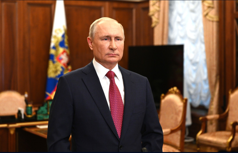 Путин заявил о необходимости изучить включение нескольких проектов в план развития Севморпути