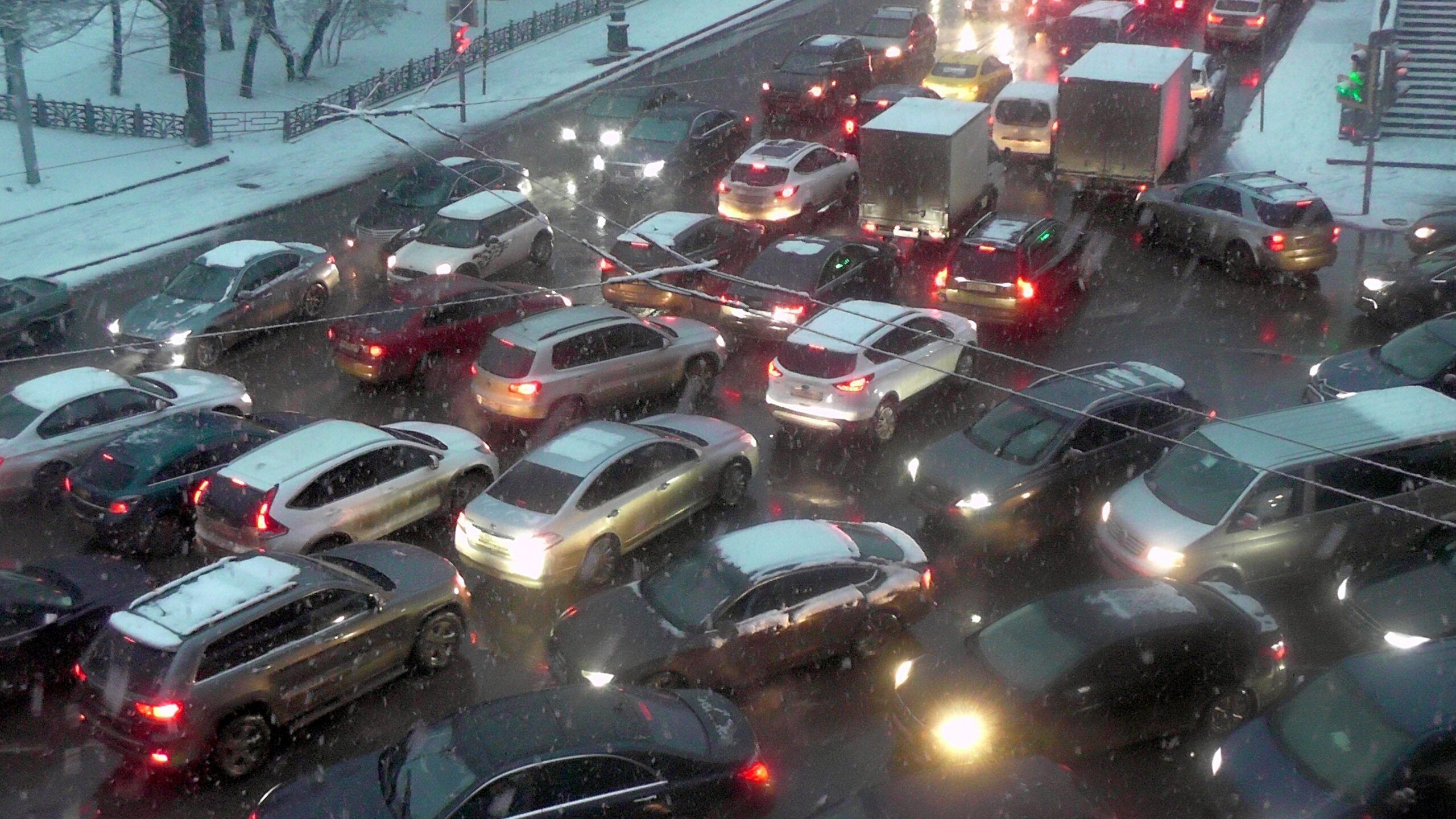 Пробки в Петербурге достигли рекордной оценки 7 баллов ухудшение ожидается к вечеру