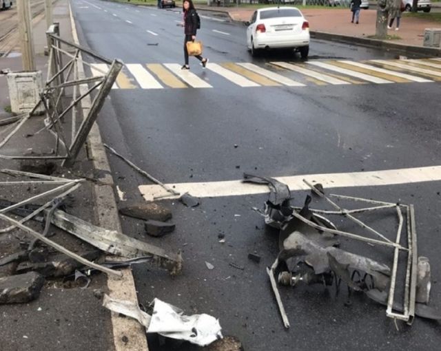 В Купчино водитель сбил двух пешеходов и скрылся