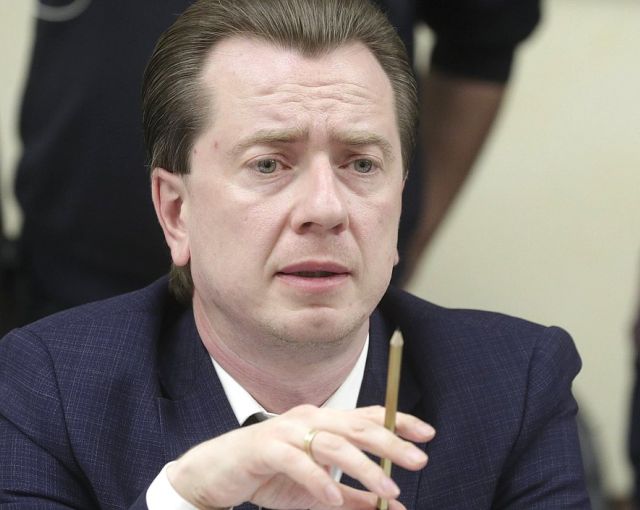 «Как запретить плакать младенцам»: депутат Бурматов раскритиковал законопроект Беглова «о лае собак»