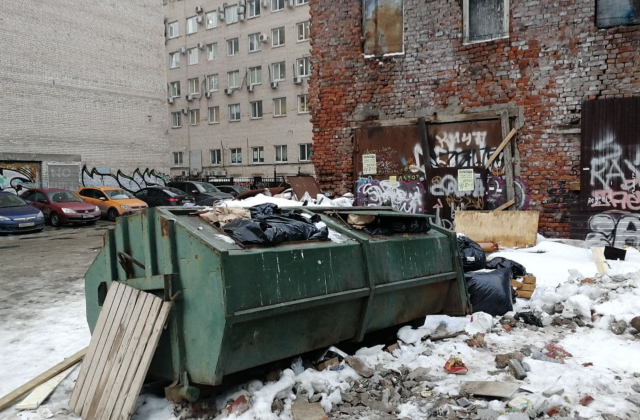 Конкурс на лучшего дворника в Петербурге не компенсирует проблемы с уборкой города