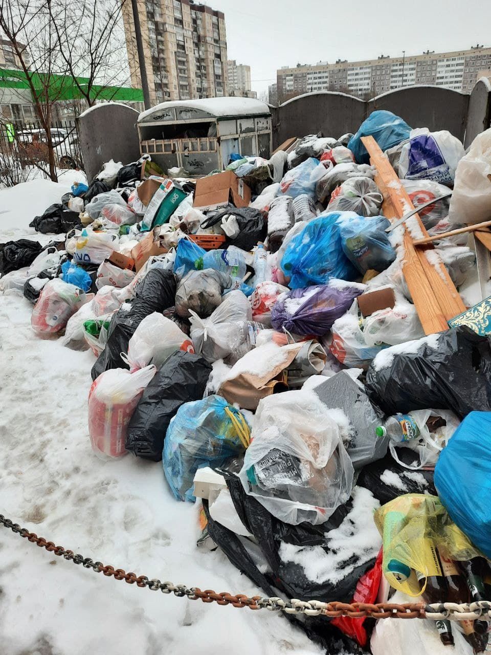 Жители улицы Шелгунова сообщили о новой нелегальной свалке строительного мусора
