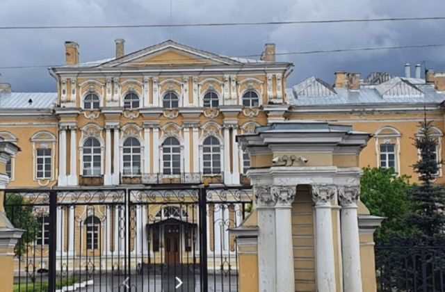 Старинные флигели Воронцовского дворца демонтируют