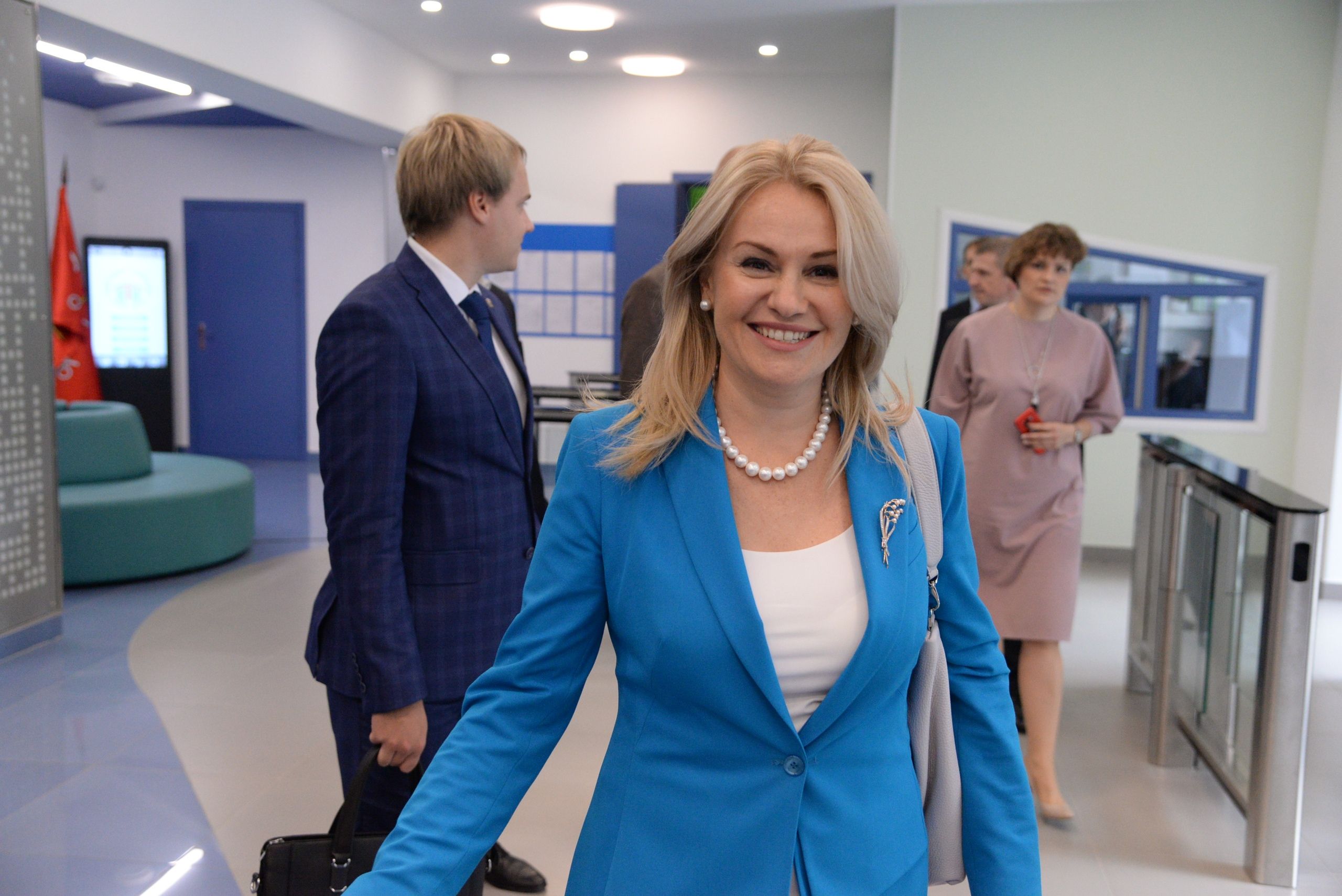 Петербуржцев агитируют голосовать за дочь Макарова Лыбаневу