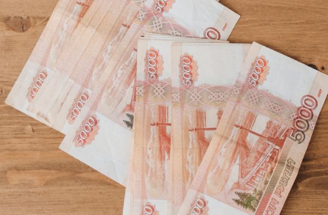 В Коми двух сотрудников нефтяной компании осудят за получение подкупа на 39 млн рублей