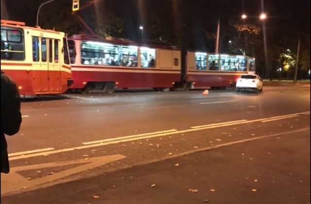 На 2-ом Муринском ДТП спровоцировало трамвайную пробку