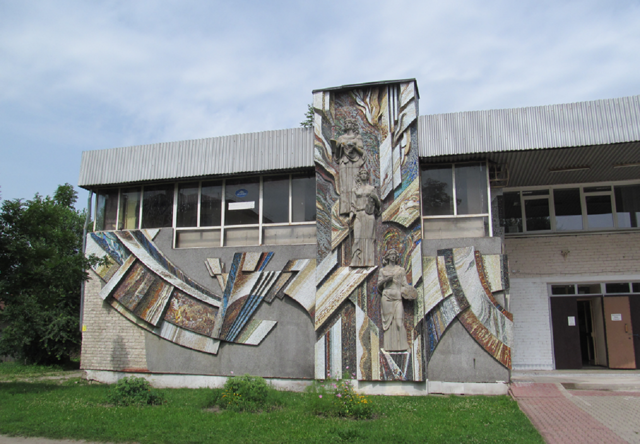 Мозаичное панно с горельефом в Правдинске может стать объектом культурного наследия